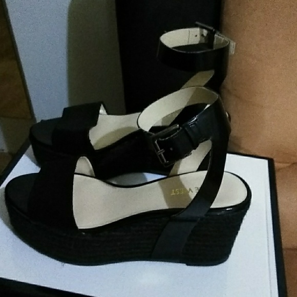 Nine West Shoes - Women's 7 1/2 (M) black platform shoe